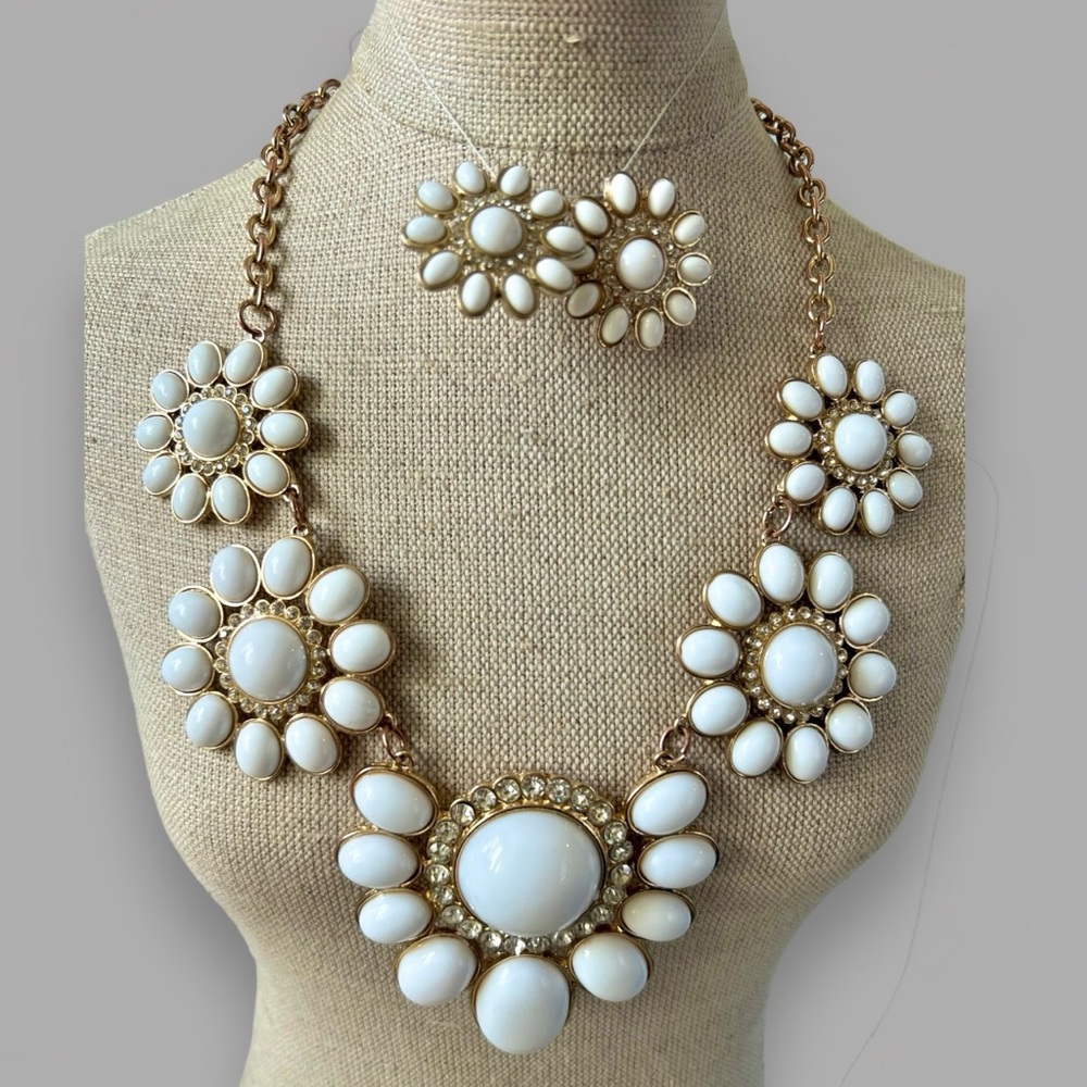 White Flowers Statement Style Necklace & Earrings Set Gold Tone